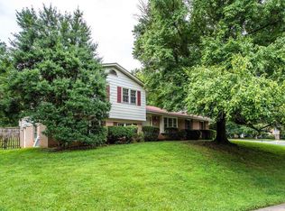 9420 Shouse Dr, Vienna, VA 22182