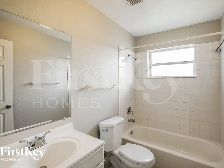 3333 NW 32nd Ct — Photo 11