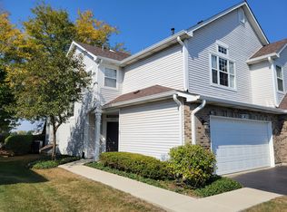 3033 Kentshire Cir, Naperville, IL 60564