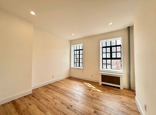 233 W 4th St #Z, New York, NY 10014