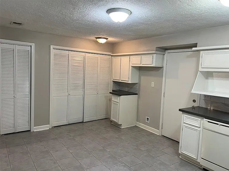 9505 Everglade Dr — Photo 11