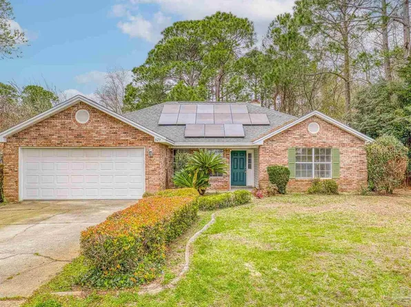 629 W Pine St, Mary Esther, FL 32569
