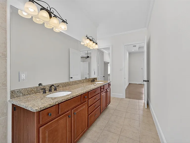 5305 Lillian St #B — Photo 19