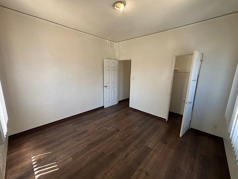 920 Spence St — Photo 9