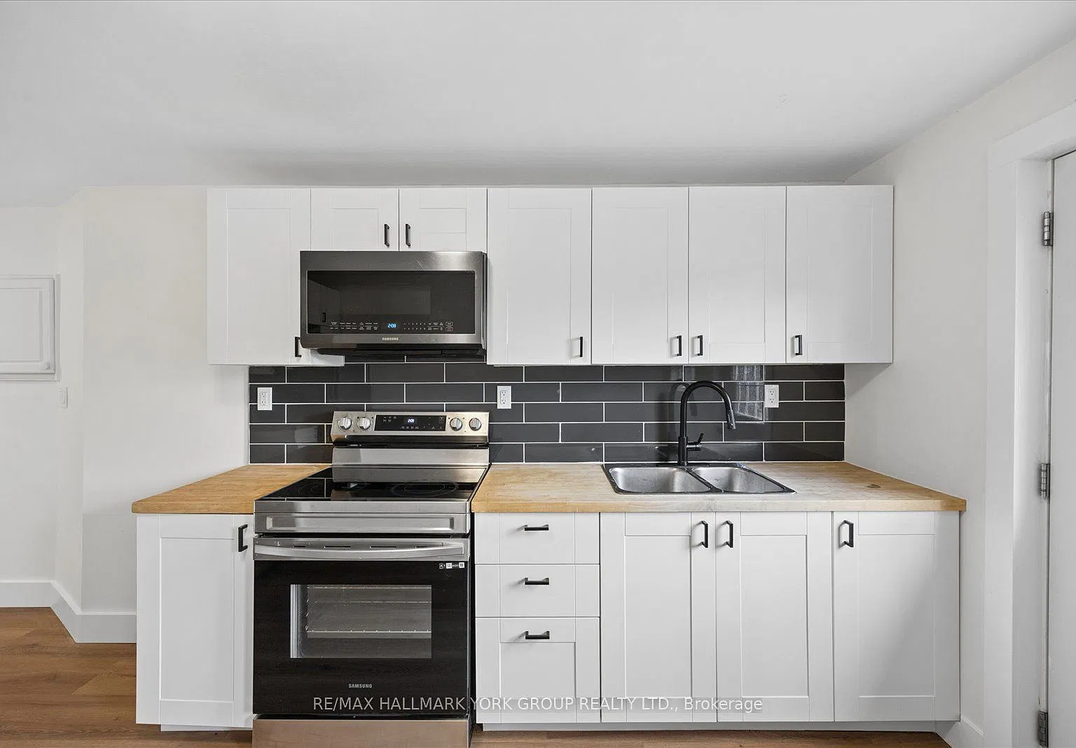 3 bed, $2,500 — Photo 1