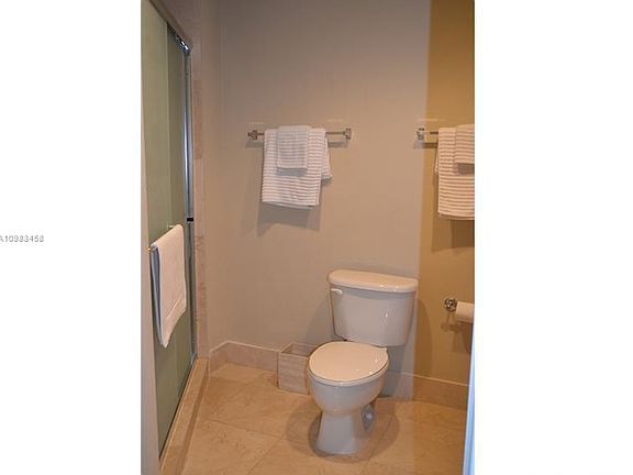 5th image of 10 Aragon Ave Suite 915