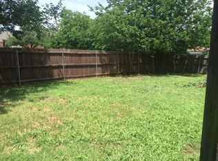 2303 Clint Ct, Arlington, TX 76014