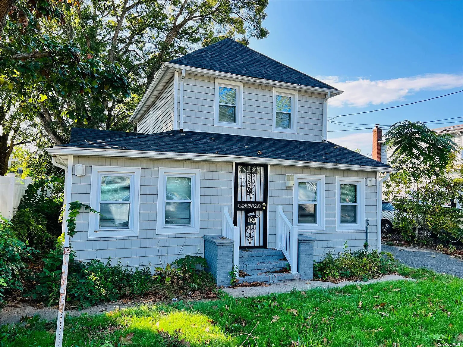 109 Park Ave photo 1