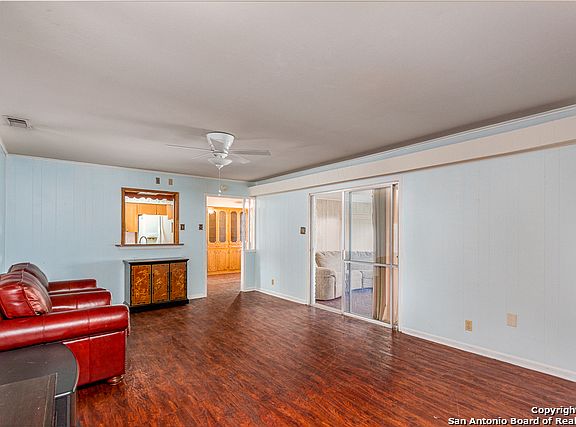 5th image of 3447 Chateau Dr
