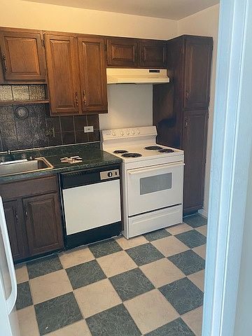 1st image of 300 Park Ave APT 638