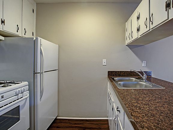 4th image of 510 Branard St #14