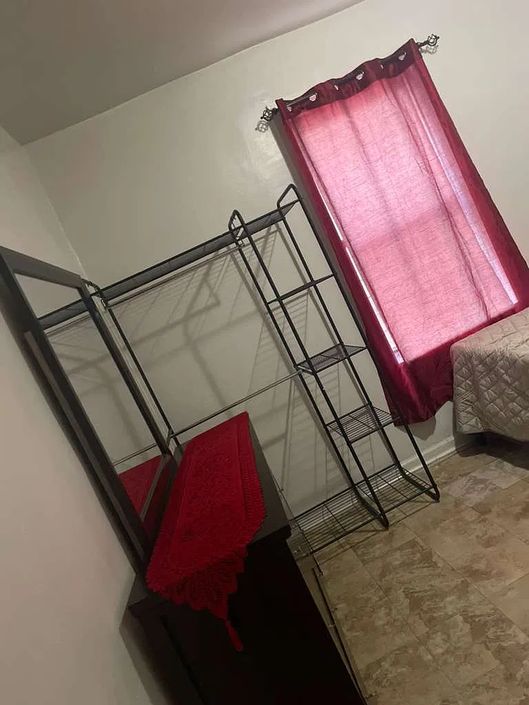 3 bed, $1,200 — Photo 3