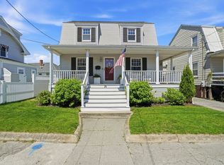 26 Manomet Ave, Hull, MA 02045