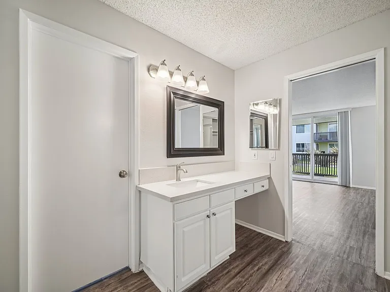 4200 Harbor Blvd — Photo 41