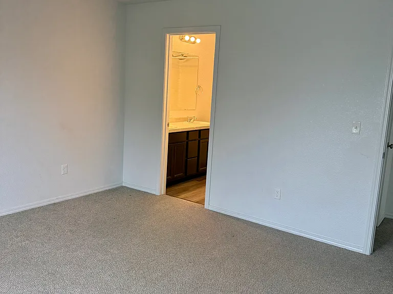12818 Marna St — Photo 16