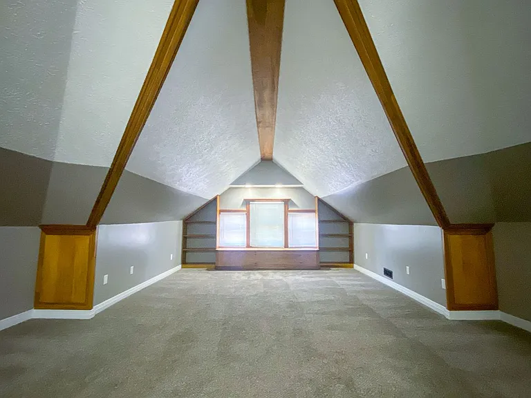 1106 S Buckeye St — Photo 17