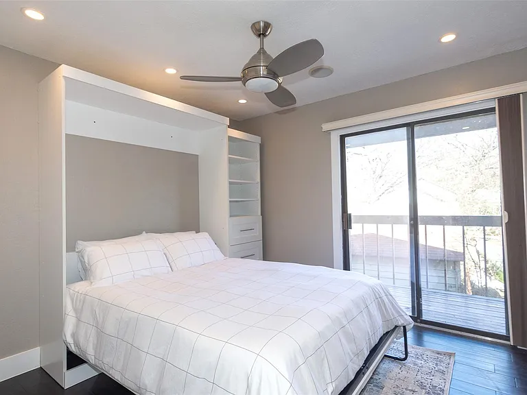 2410 Enfield Rd #10 — Photo 31