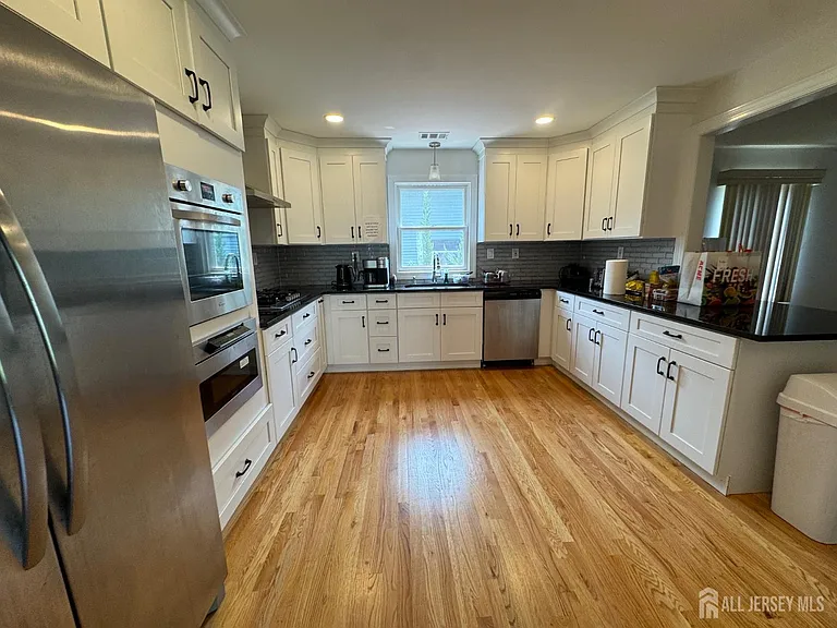 5 Hollywood St — Photo 6