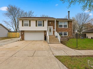 209 Meadows Rd S, Bourbonnais, IL
