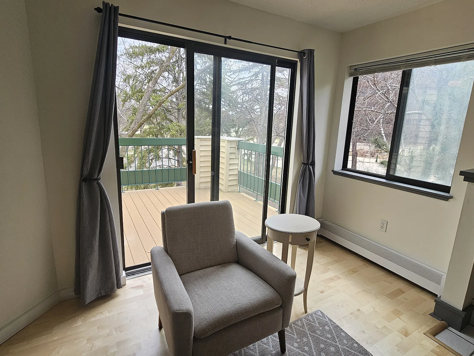 2 bed, 1040 sqft, $2,450 — Photo 3