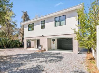 669 Arnold Rd, Saint Simons Island, GA 31522