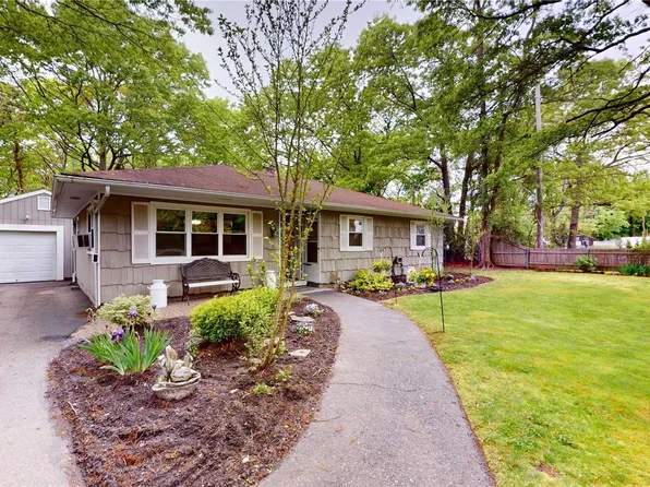 68 Wading River Road, Center Moriches, NY 11934