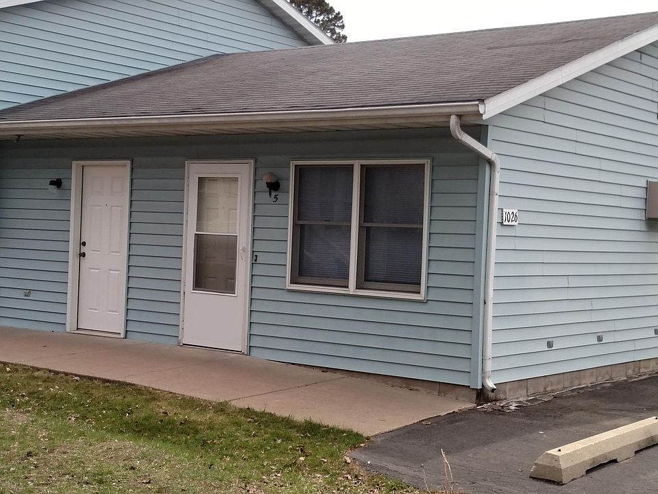 1st image of 1026 5th Ave S APT 1
