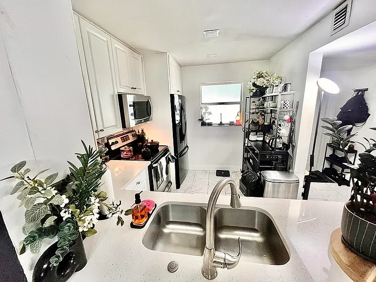 8301 Sands Point Blvd #S306 — Photo 5