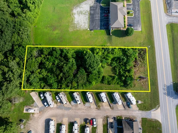 Barnett Dr, Batesville, AR 72501