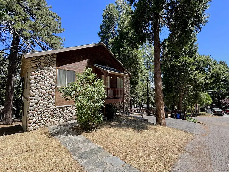 198 Pine Ridge Rd — Photo 2