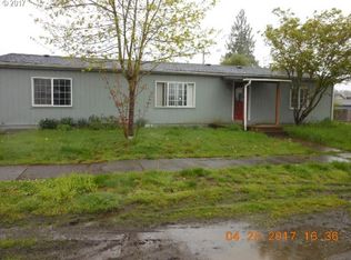 701 E 1st St, Yamhill, OR