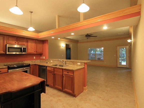 3rd image of 214 1st St SE