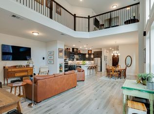 576 Courtyard Ln, Irving, TX 75039