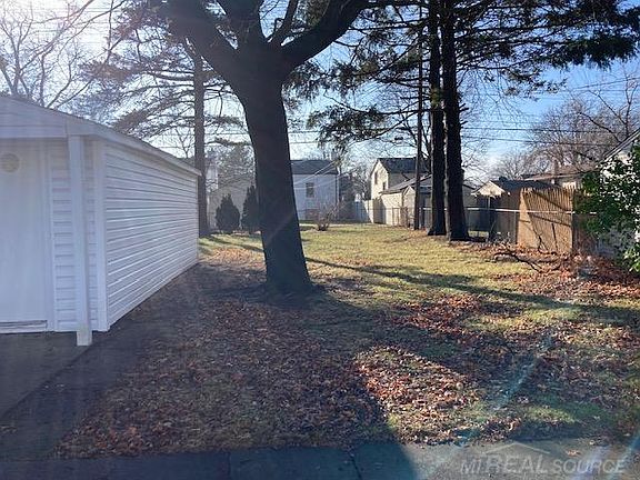 5th image of 8442 Central St