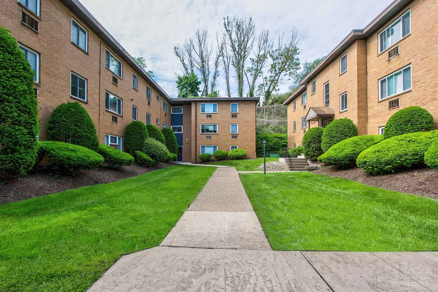 Velma Court — Photo 3