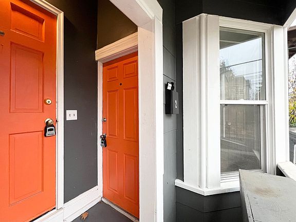 4th image of 3138 SE Belmont St APT 2