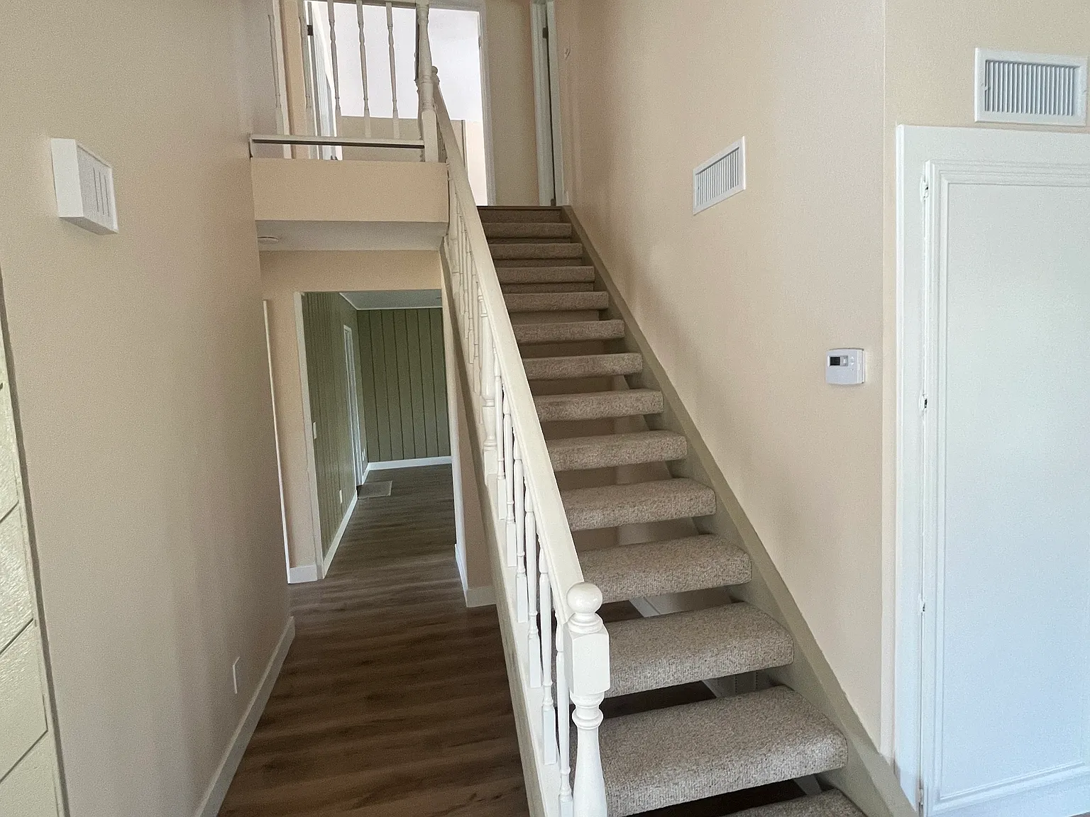 5 bed, 2200 sqft, $5,000 — Photo 3