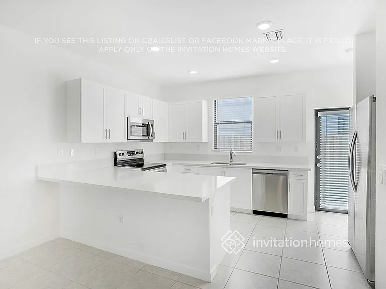 2839 SW 16th Ter — Photo 6