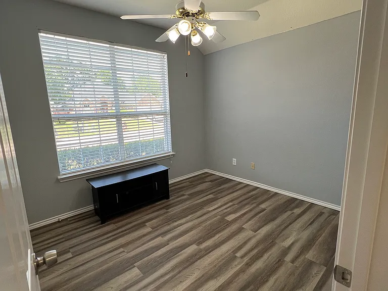 3204 Rainburst Ln — Photo 10