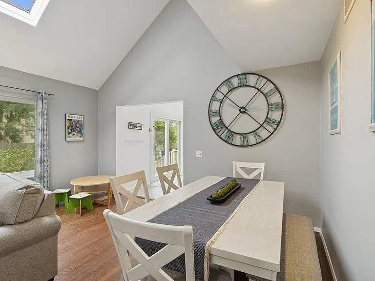 102 Sycamore Dr — Photo 12