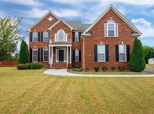 800 Saddlebred Dr, Richmond, VA 23223