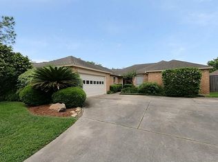 11402 Burgoyne Dr, Houston, TX 77077