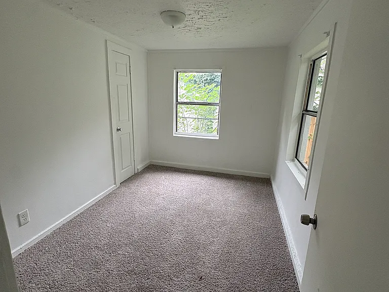 1134 Oak St — Photo 7