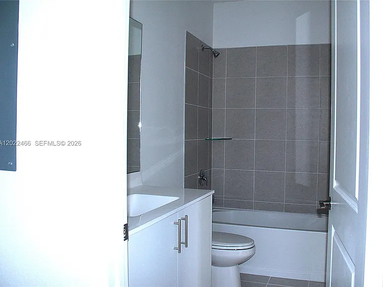2617 SE 28th Dr #2617 — Photo 7