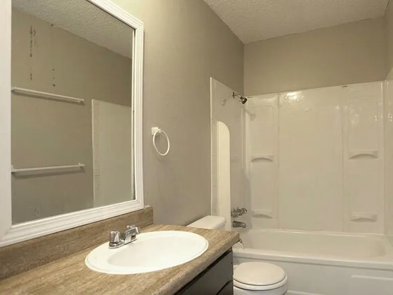 Bryant Grove Apartments — Photo 71