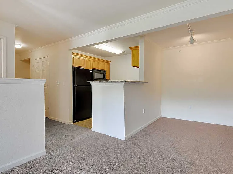 Canterbury House — Photo 1