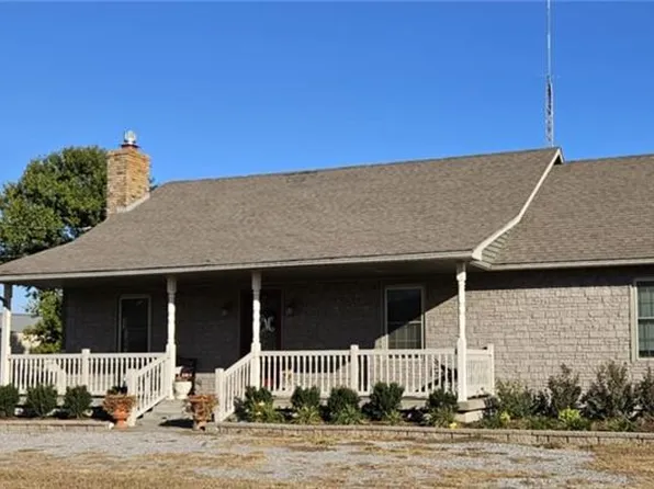 915 E Katy St, Scammon, KS 66773