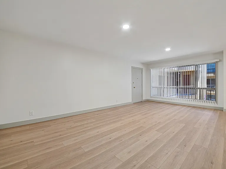 El Dorado - 1342 N. Fuller Avenue — Photo 19