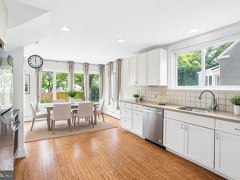 4602 Derussey Pkwy — Photo 7