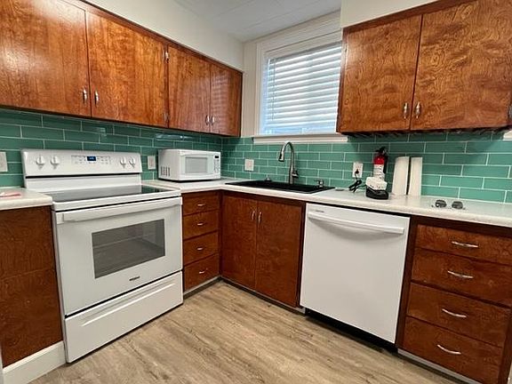 2nd image of 1111 E Elgin Ave #B
